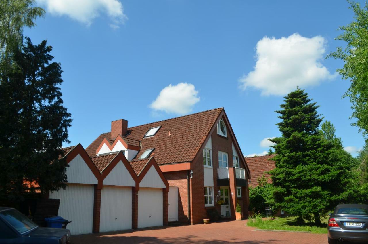Gaestehaus Vigliarolo Gewerblich Jedes Zimmer Eigenes Bad Gemeinschaftskueche Elmshorn Exterior photo